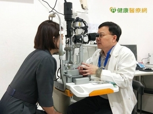 40歲工程師長期用眼過度 白內障「早」上門