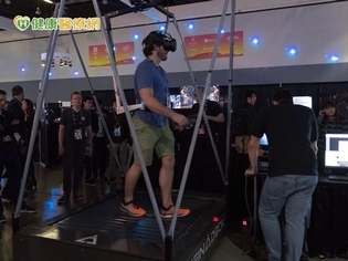 虛擬實境跑步運動 有效預防老人跌倒