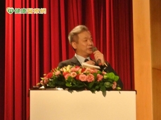 這不是胸肌!是乳房!男性女乳症到底該怎麼辦?!