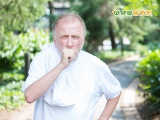喘到舉步維艱 「菜瓜布肺」患者最知道