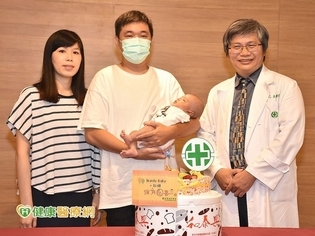 懷孕才發現長子宮肌瘤 達文西機器人手臂助她順產