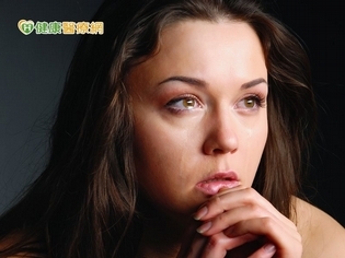 雙眼老是淚汪汪?當心乾眼症找上你了