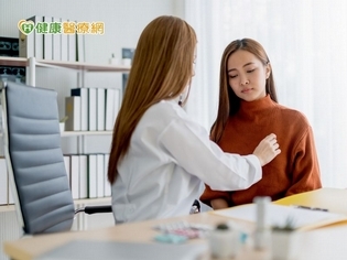 乳癌「暴走」蝕骨 脊椎軟趴趴恐癱