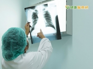 肺癌骨轉移別輕忽 骨折、癱瘓得不償失