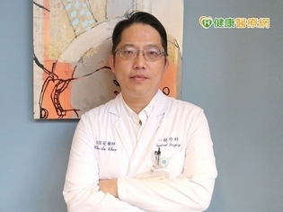 數十年脖硬塊? 「神經監測儀」助婦手術除瘤