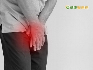 暢飲後「小弟弟」好痛!竟是慢性攝護腺炎