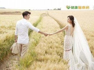 賈靜雯婚禮氣色競豔全場！竟然全靠「它」？