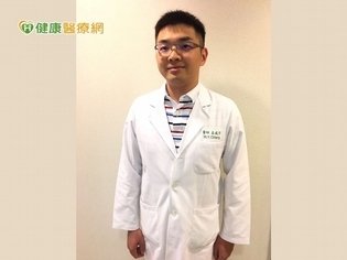 視力僅剩0.1失業!32歲男罹糖尿病黃斑部水腫