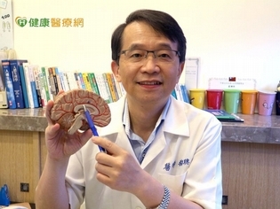 喝完酒狂飆車 「躁症」發作險釀禍!