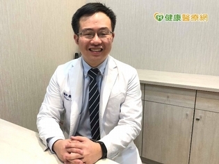 因乾癬與另一半分房15年 生物製劑助重拾自信笑容