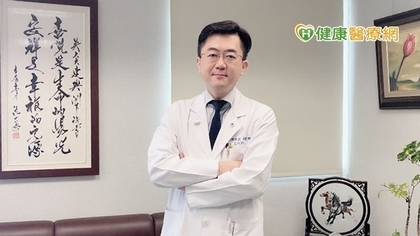 八旬婦尿毒、水腫拒洗腎 腹膜透析在家洗「免到院」