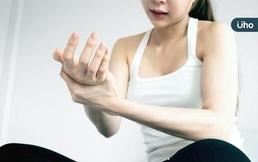年輕人手麻腳麻小心多發性硬化症 及早發現穩定治療是正解
