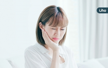 牙齦腫痛以為火氣大?當心細菌入侵「長水瘤」她花4年才解決