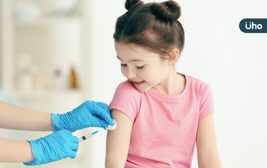 兒童疫苗第2劑開打!如何預約?可混打嗎?爸媽必知「5大QA」