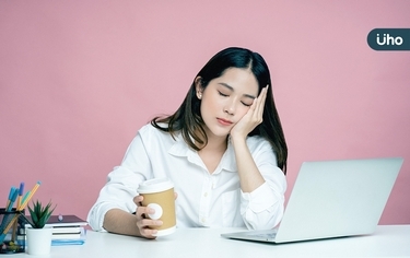 下午猛喝咖啡「醒腦」當心惡性循環!專家:害你夜間磨牙難入眠