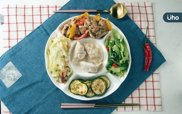 有食譜》脂肪是巨量營養素!醫親製「水餃低醣餐盤」教你正確用油