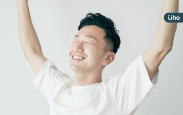 爬樓梯就喘、運動超痛苦⋯醫師教「日常3招」呼吸就能強化肺功能