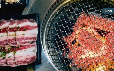 烤肉別吃到假油花!1招分辨重組肉、注脂肉:用湯匙輕刮竟刮出⋯