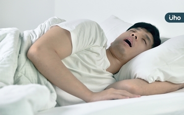 打呼、嗜睡其實很危險!醫建議4招馬上檢測「睡眠呼吸中止症」