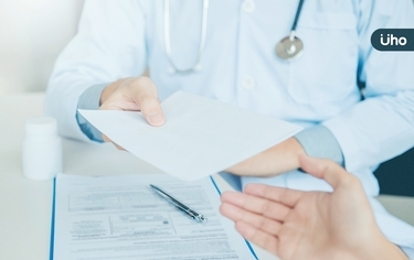 看診收據除保險理賠外還有「隱藏用途」?醫改會揭「這點」最關鍵