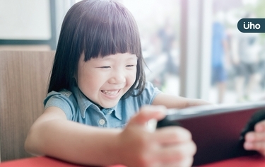 孩子近視又飆升!除散瞳劑、角膜塑型片⋯「這方法」也能抑制度數