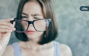 白內障非老年專屬「這4因素」恐讓病症年輕化!醫:只能手術改善