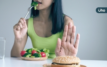為什麼愈吃愈胖？減肥好困難？營養師揭真相：別再對美食說「不」