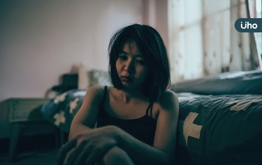 為什麼勸阻自殺,多半沒用?憂鬱症過來人勸:不如多談談「這件事」