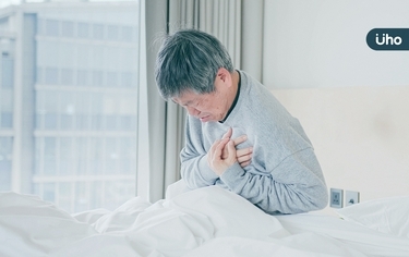 發燒、喉嚨痛不一定是新冠肺炎！醫警告出現「這症狀」恐是肺膿瘍