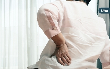 長輩腰痛、頻繁血尿要當心「這癌症」!泌尿外科醫師揭:好發南台灣