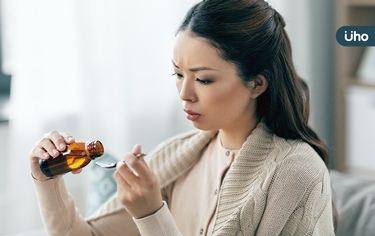 感冒咳嗽吃甜食易生痰、咳更兇?醫揭驚人答案「藥這時吃」才有效