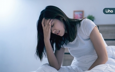 月經來就頭痛,怎麼解決最有效?原因、治療方式「5大QA」一次看