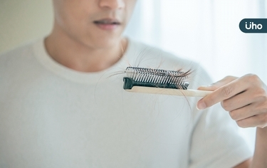 吃黑豆防白頭髮,還能根治掉髮?別誤會!醫師揭「這3食物」才有效