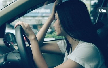 她開車上快速道路，卻突全身無力、大聲哭泣⋯身心醫淺談「恐慌症」
