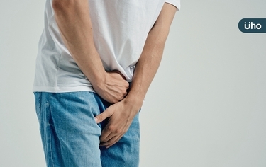 約一半中年男性患「攝護腺肥大」！醫警吿有「這些症狀」別再硬撐