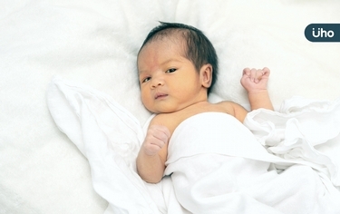 新生兒黃疸超過2週、大便呈灰白色⋯醫:當心「膽汁鬱積症」快就醫