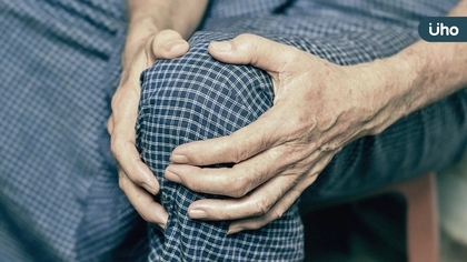 關節一動就痛?醫師:小心不動會更痛!教你5招減緩