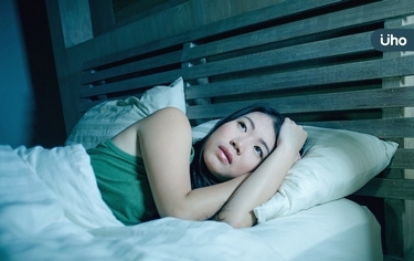 失眠別再靠安眠藥!醫建議「1招」快速改善、降壓力:2類人不適用