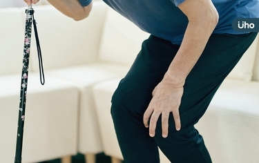 走路變慢、毛巾擰不乾恐是「肌少症」前兆!專家教你「2招」增肌