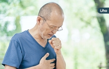 老翁中風後肌肉無力,動一下就好喘⋯醫教「1方法」幫助肺部復原