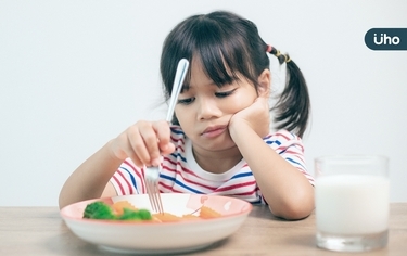 3歲童害怕吃東西⋯體重只剩12公斤！醫：「食物恐新症」恐影響腦神經
