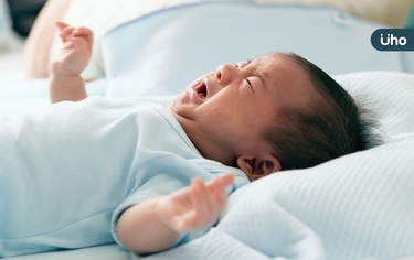 嬰剛出生竟嘔吐腹脹⋯醫揭密「小腸閉鎖症」母懷孕時曾發生1件事