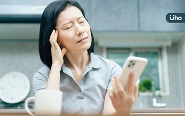 眼睛霧霧看不清?白內障手術5種「人工水晶體」怎選?醫揭治療關鍵