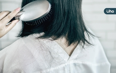 異常掉髮該怎麼辦?醫教1招判斷:每天「不超過●●根」都算正常