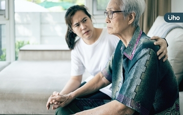 失智患者真正需要的是什麼?家屬必知「失智3階段」居家照護關鍵
