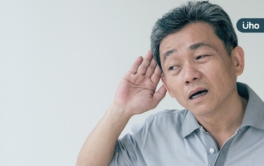 聽力50歲開始退化!美國專家警告:聽損達●●分貝「失智風險高5倍」