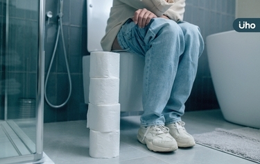大便浮水上是生病?醫教「2點」判斷腸道健康:頻繁出現恐疾病徵兆
