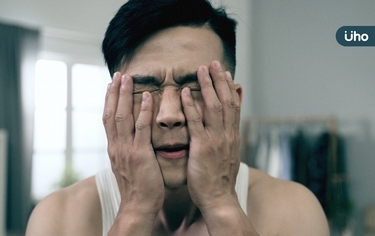 他小六就開始「爛臉」狂長青春痘20年!皮膚科醫揭「1關鍵」防痘疤