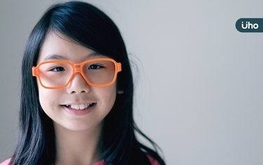 如何預防近視度數加深?醫揭「護眼5招」多吃4蔬果、每天運動●●小時