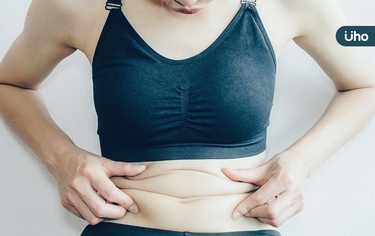 夏天穿短版衣服「小腹」超顯胖?醫揭小腹凸出「5原因」不是只有胖